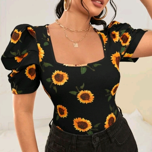 Tops - Sunflower Print Puff Sleeve Blouse